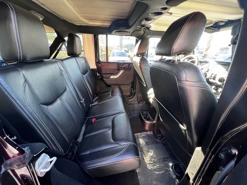 Used 2013 Jeep Wrangler Unlimited Sahara w/ Connectivity Group image 12