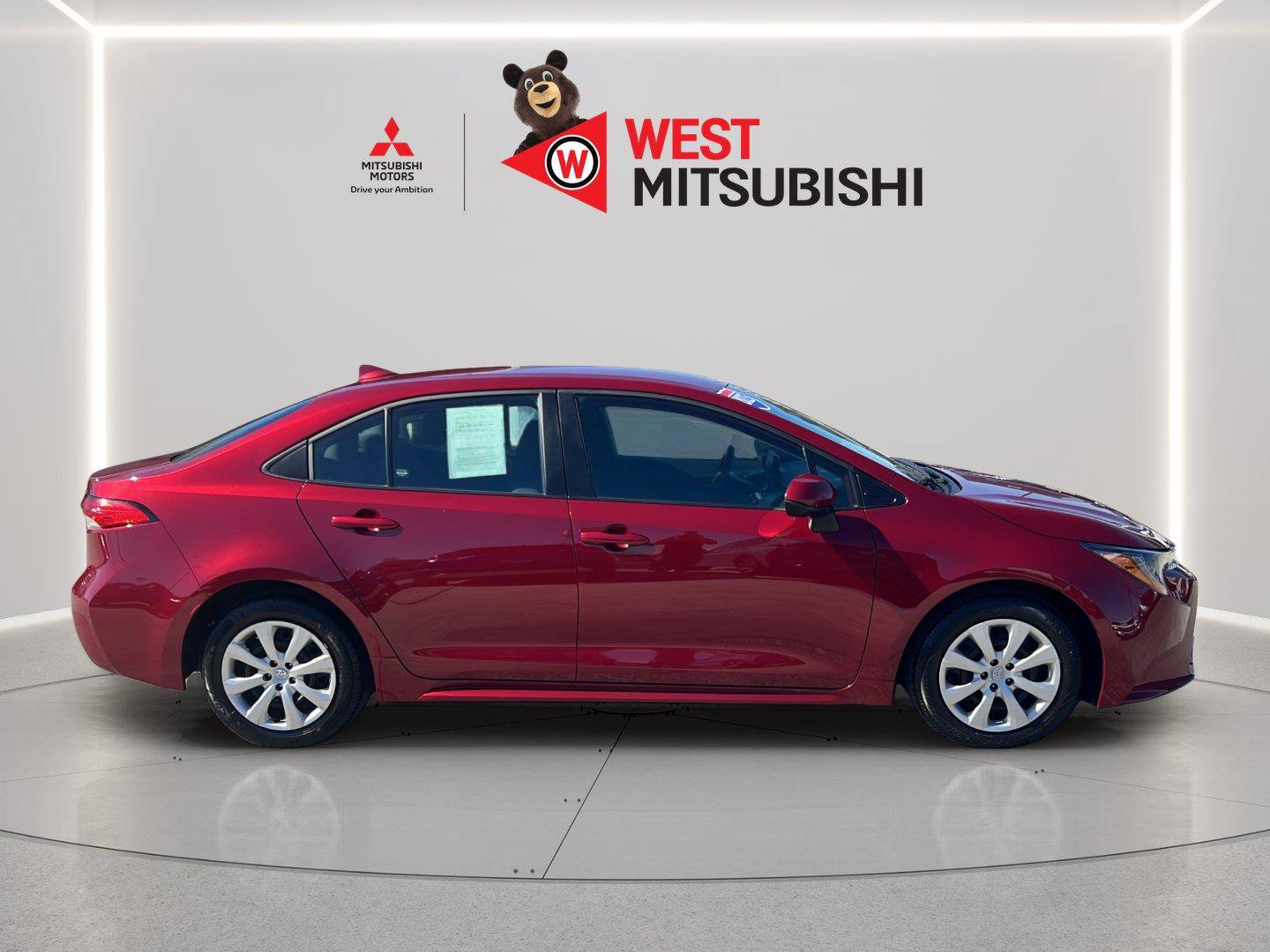 Used 2025 Toyota Corolla LE FWD image 6