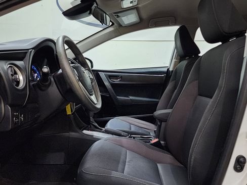 Used 2017 Toyota Corolla LE FWD image 13