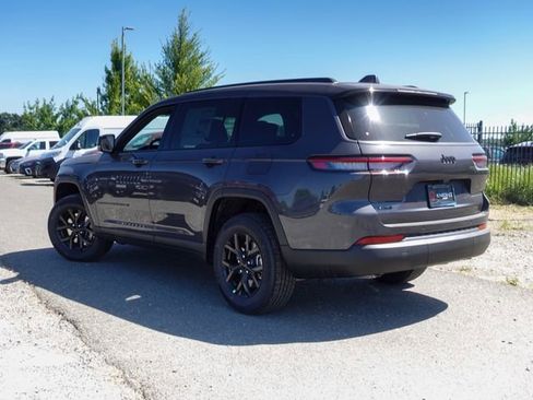 New 2026 Jeep Grand Cherokee L 4WD image 9