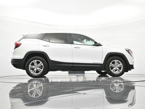 Used 2024 GMC Terrain SLE FWD image 39