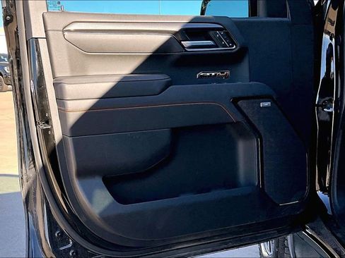 Used 2025 GMC Sierra 1500 AT4 w/ AT4 Premium Package image 21