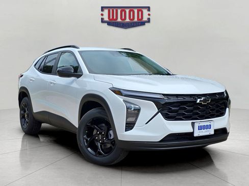 New 2026 Chevrolet Trax LT w/ Midnight Edition FWD image 1
