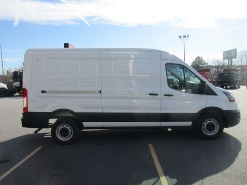 New 2026 Ford Transit 250 148 Medium Roof RWD image 4