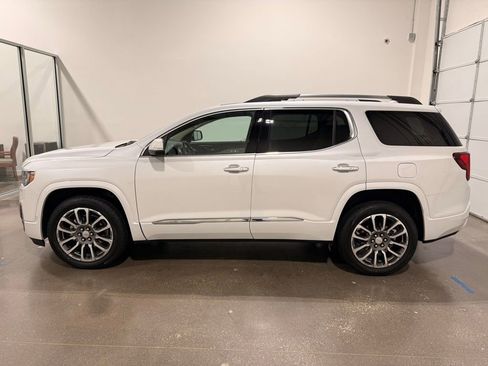 Used 2022 GMC Acadia Denali w/ Denali Ultimate Package image 8
