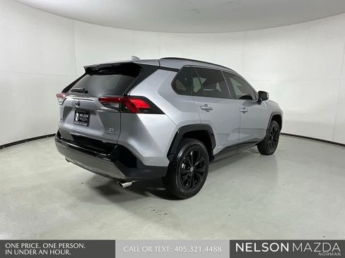 Used 2024 Toyota RAV4 SE AWD/4WD image 7