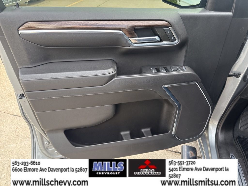 Used 2023 Chevrolet Silverado 1500 LT AWD/4WD image 10