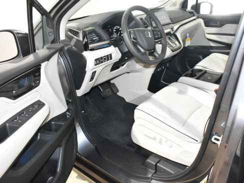 New 2026 Honda Odyssey Touring image 25