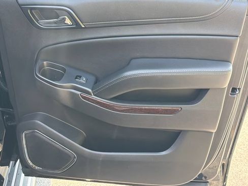 Used 2020 GMC Yukon XL SLT w/ Open Road Package RWD image 18