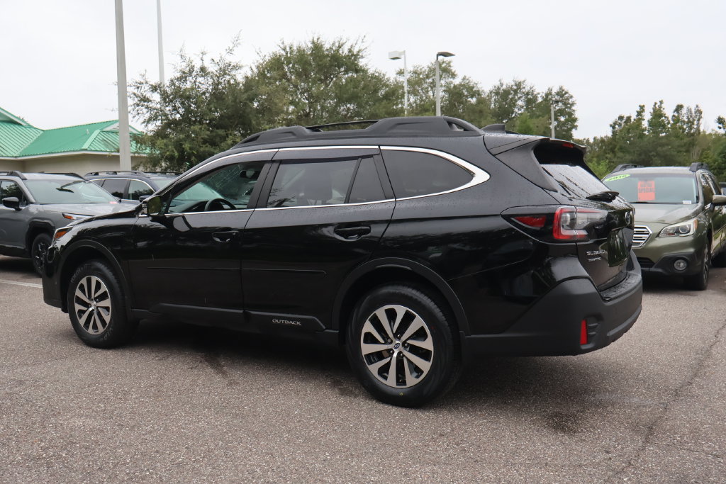 Certified 2022 Subaru Outback Premium AWD/4WD image 6