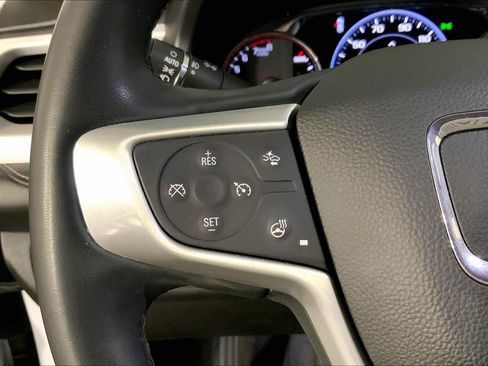 Used 2023 GMC Acadia SLT w/ Technology Package image 18