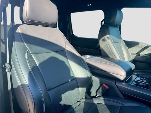 Used 2024 Ford F150 Lariat w/ FX4 Off-Road Package image 29