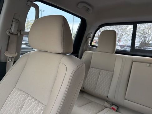 Used 2019 Nissan Titan SV w/ SV Convenience Package image 17