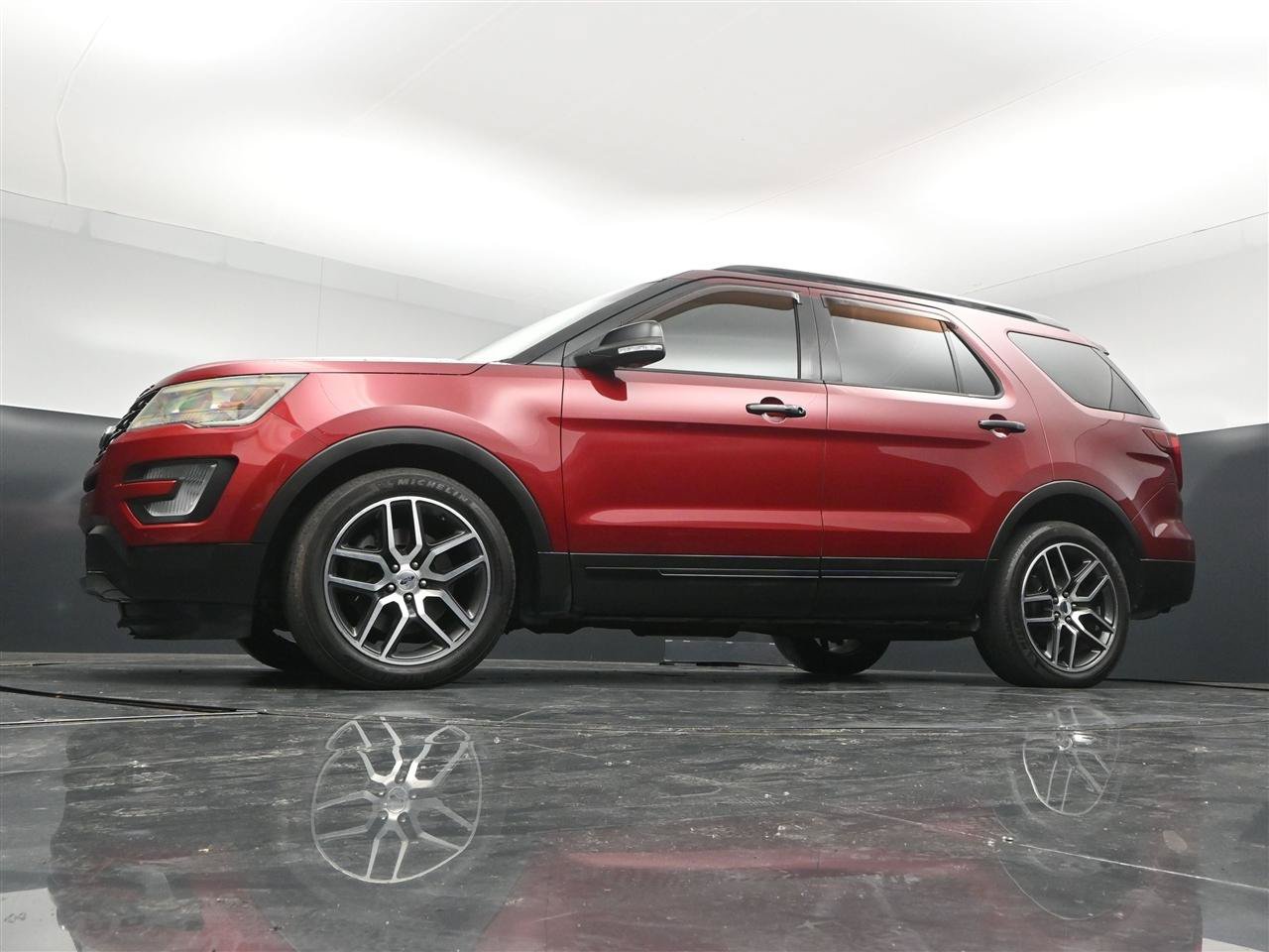 Used 2017 Ford Explorer Sport w/ Equipment Group 401A AWD/4WD image 27