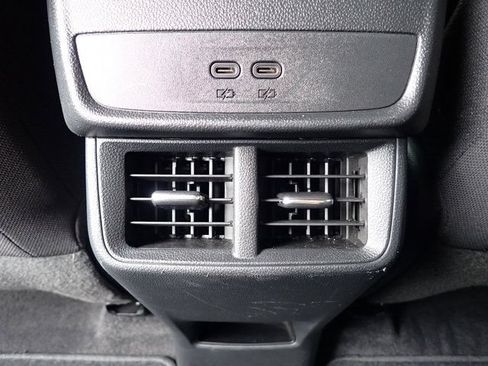 Used 2025 Chevrolet Equinox LT AWD/4WD image 18