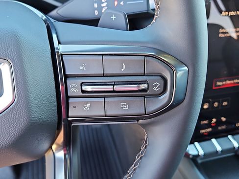 New 2026 GMC Acadia AT4 w/ LPO, Floor Liner Package AWD/4WD image 19