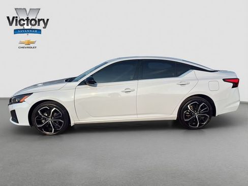 Used 2024 Nissan Altima 2.5 SR w/ SR Premium Package AWD/4WD image 4