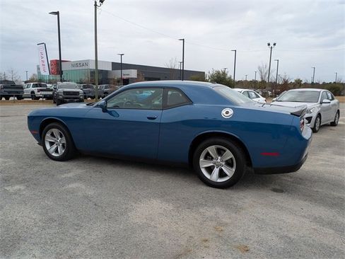 Used 2023 Dodge Challenger SXT image 5