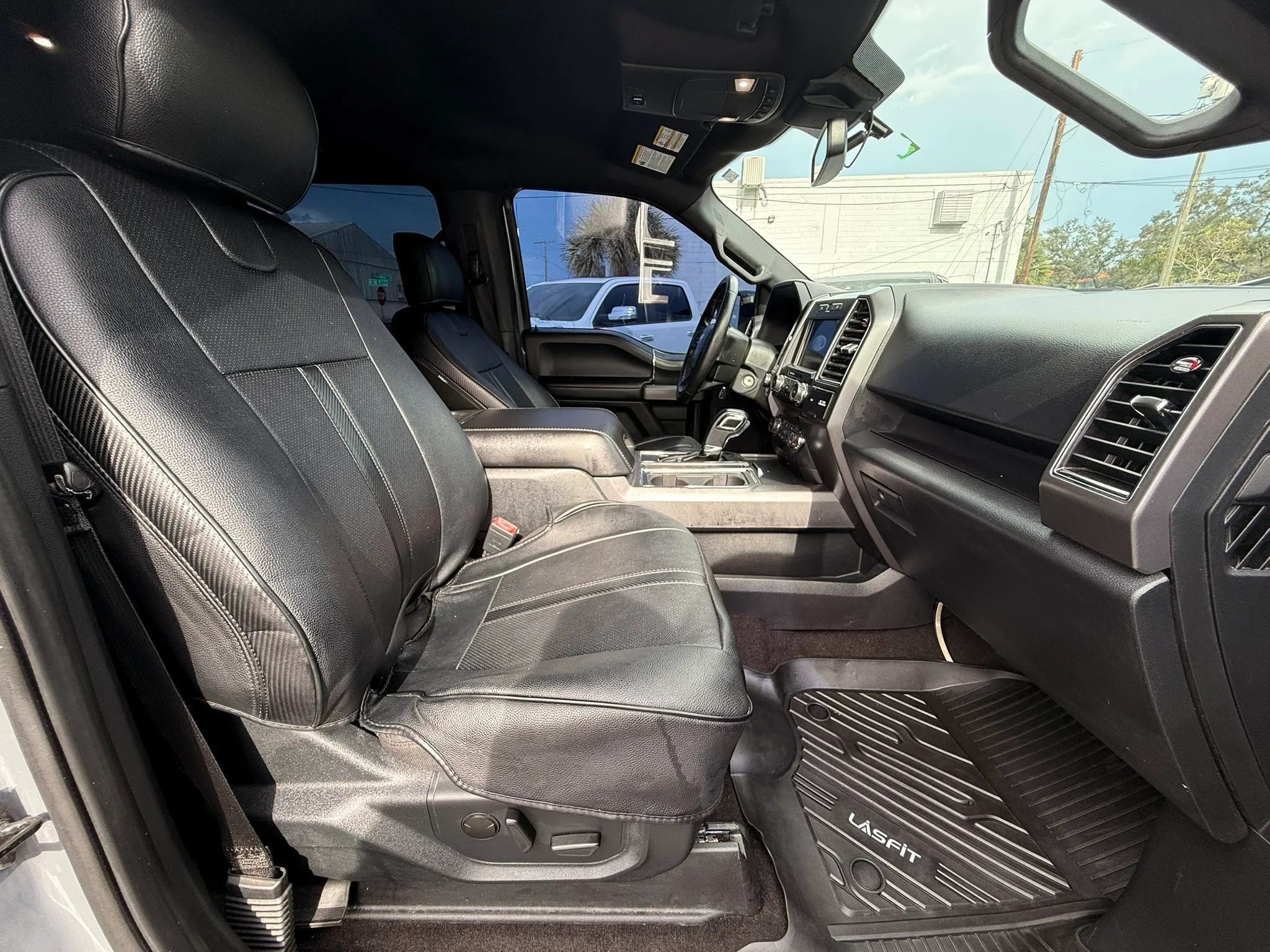 Used 2020 Ford F150 XLT w/ Equipment Group 302A Luxury AWD/4WD image 13