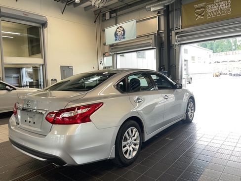 Used 2016 Nissan Altima 2.5 S w/ Power Driver Seat Package FWD image 7