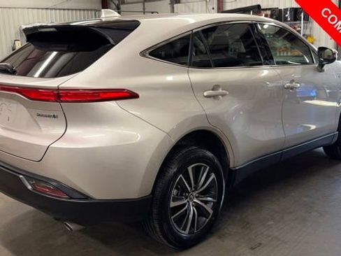 Used 2021 Toyota Venza LE image 5