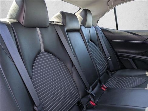 Used 2024 Toyota Camry SE image 18