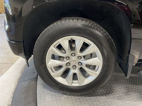 Used 2024 Chevrolet Silverado 1500 Custom image 10