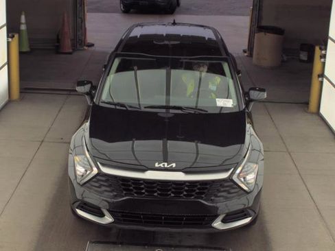 Used 2024 Kia Sportage LX FWD image 3