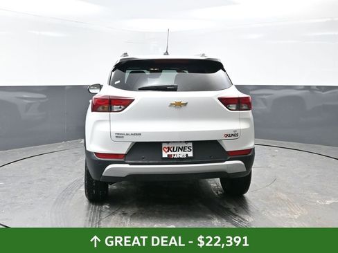 Used 2025 Chevrolet TrailBlazer LT w/ Driver Confidence Package image 14