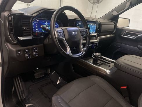 Used 2025 Chevrolet Silverado 1500 RST w/ Protection Package AWD/4WD image 4