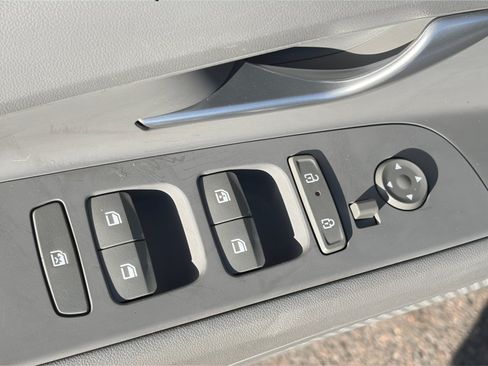Used 2024 Hyundai Elantra SEL w/ Convenience Package FWD image 15