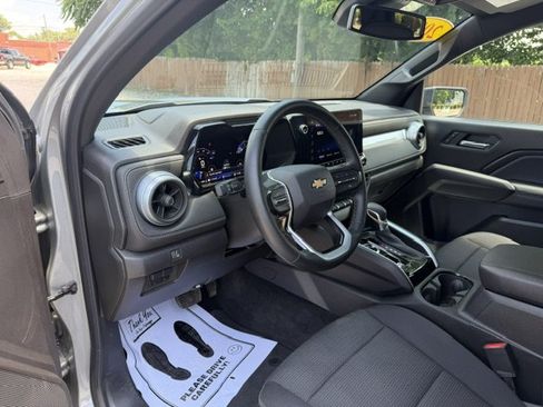 Used 2025 Chevrolet Colorado LT w/ Advanced Trailering Package AWD/4WD image 10