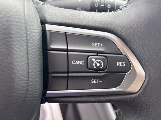 Used 2024 Jeep Compass Latitude AWD/4WD image 23