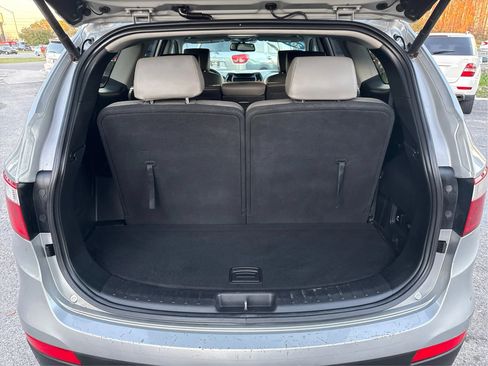 Used 2016 Hyundai Santa Fe SE w/ Option Group 03 FWD image 15