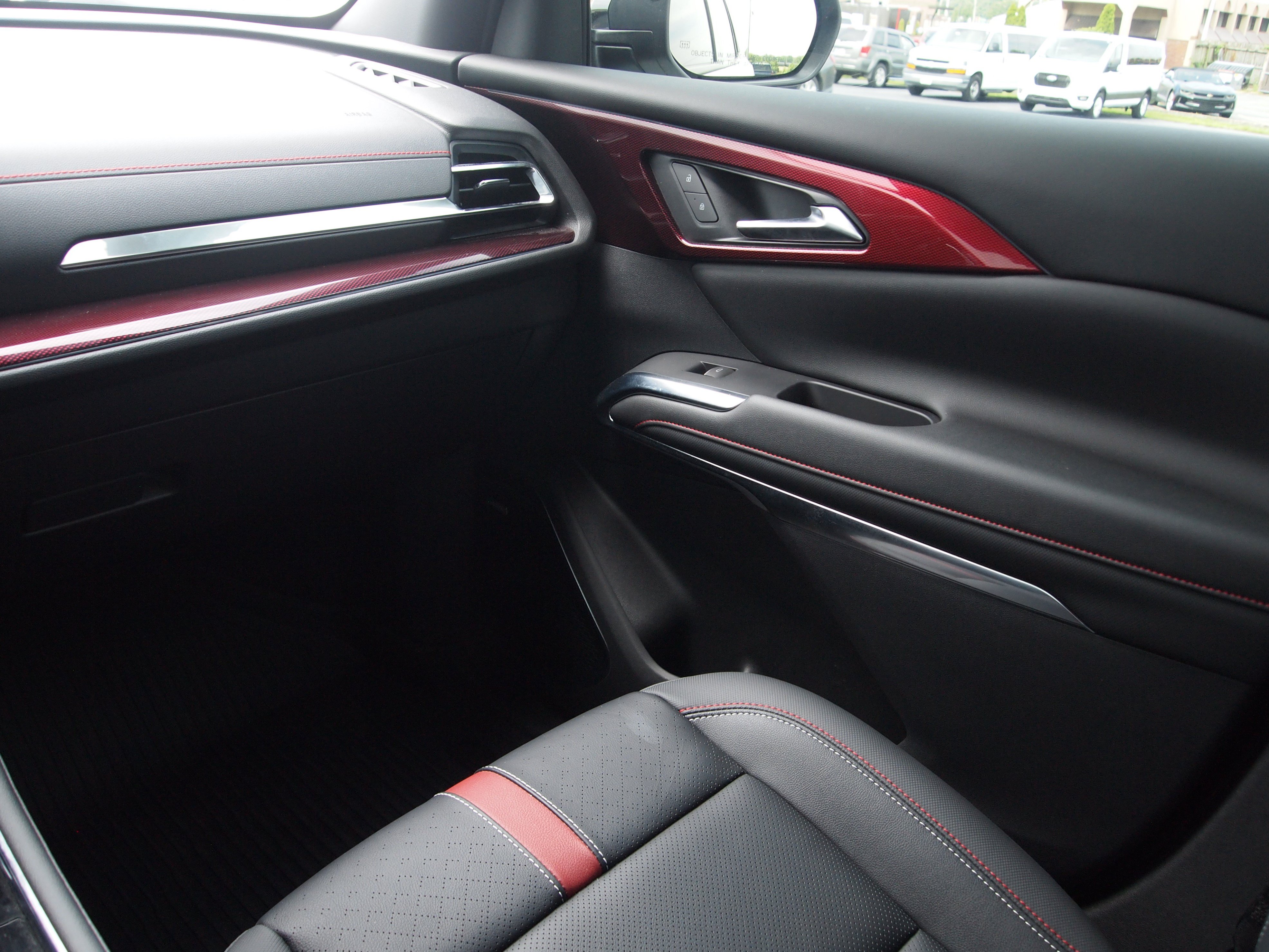 Used 2024 Chevrolet Traverse RS w/ LPO, Floor Liner Package AWD/4WD image 16