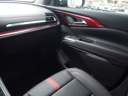 Used 2024 Chevrolet Traverse RS w/ LPO, Floor Liner Package image 16