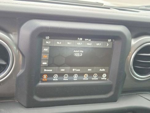 Used 2020 Jeep Wrangler Unlimited Sahara AWD/4WD image 25