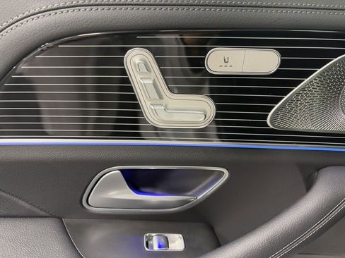 Used 2024 Mercedes-Benz GLS 580 4MATIC image 28