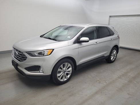 Used 2019 Ford Edge Titanium AWD/4WD image 2