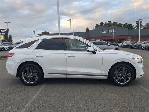 Used 2023 Genesis GV70 2.5T w/ Advanced Package image 3