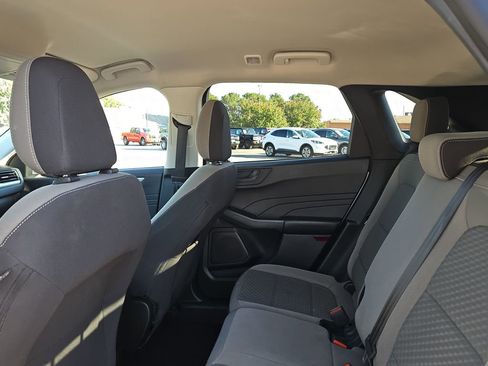 Used 2022 Ford Escape SE image 16