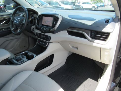 Certified 2024 GMC Terrain Denali w/ Black Diamond Edition AWD/4WD image 11