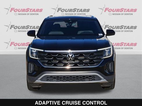 Used 2024 Volkswagen Atlas Cross Sport SE w/ Panoramic Sunroof Package FWD image 10