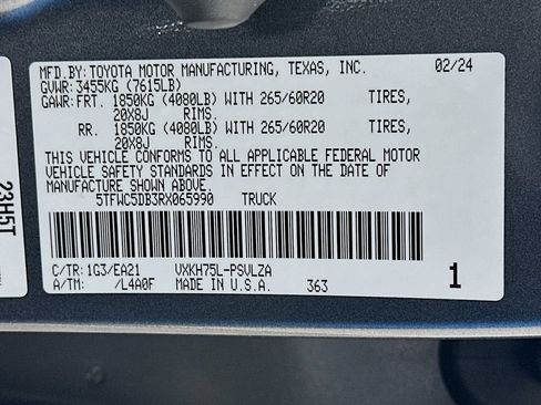 Used 2024 Toyota Tundra Limited AWD/4WD image 32
