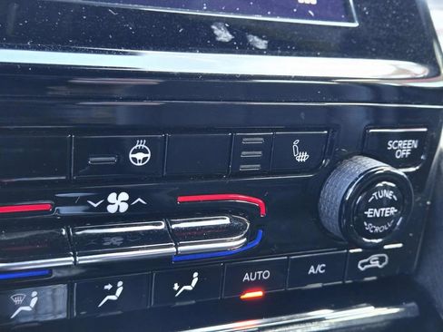 Used 2023 Jeep Grand Cherokee Altitude image 27