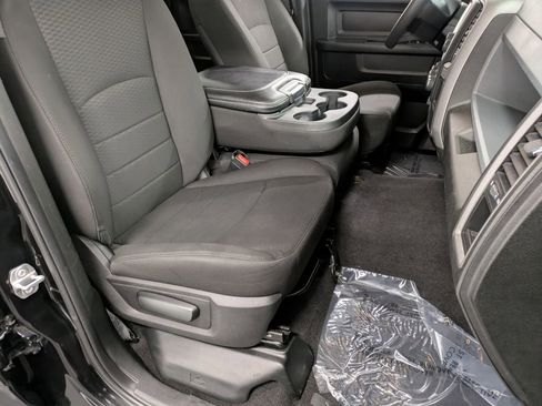 Used 2019 RAM 1500 Express w/ Express Value Package image 28