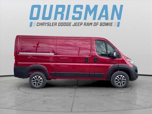 New 2025 RAM ProMaster 3500 w/ Quick Order Package 22G SLT image 2