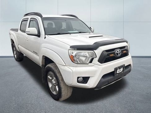 Used 2015 Toyota Tacoma 4x4 Double Cab w/ TRD Sport Package image 5