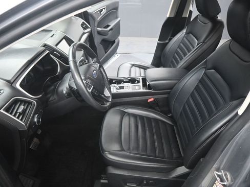 Used 2020 Ford Edge SEL image 9