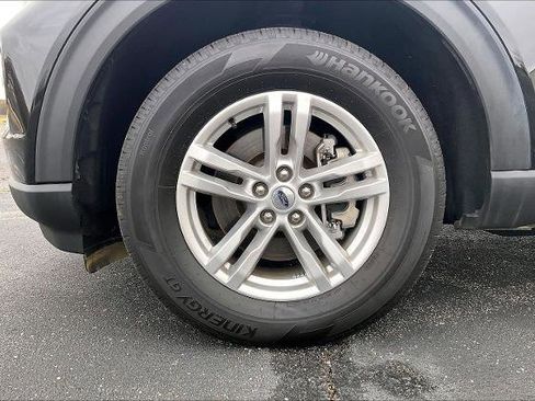 Certified 2023 Ford Explorer XLT w/ Equipment Group 202A image 9